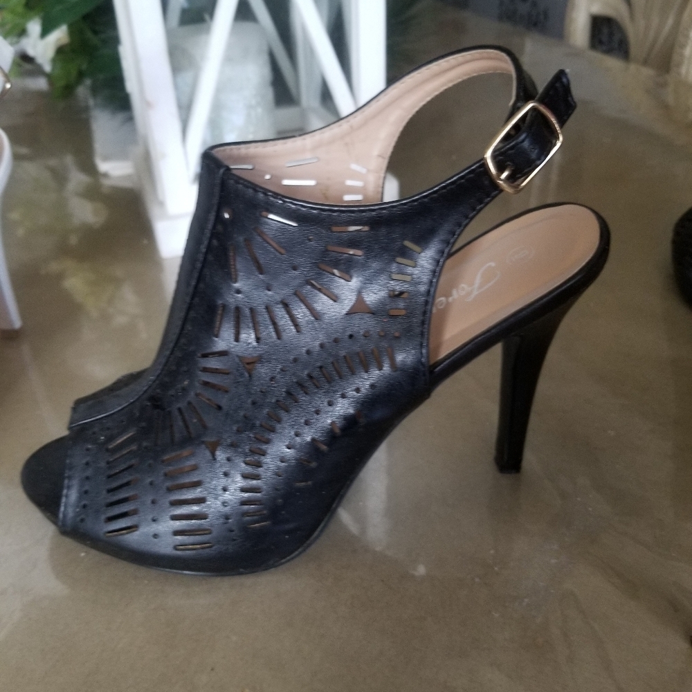 Bundle Of White And Black Heels Size 9 - image 6